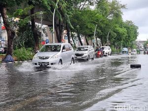 Banjir Kelapa Gading Capai 50 Cm, Pemkot Jakut Optimalkan Stasiun Pompa Banjir Kelapa Gading Capai 50 Cm, Pemkot Jakut Optimalkan Stasiun Pompa