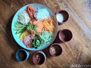Yu Sheng, Salad Khas Imlek yang Disantap dengan Cara Unik Yu Sheng, Salad Khas Imlek yang Disantap dengan Cara Unik
