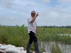 Zulhas Cek Sawah Terendam Banjir di Lampung, Langsung Telepon Menteri PU