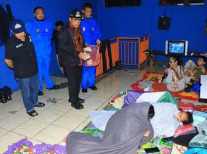 Pemkot Tangerang Gerak Cepat Evakuasi Warga yang Terdampak Banjir Pemkot Tangerang Gerak Cepat Evakuasi Warga yang Terdampak Banjir