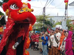 Kemeriahan Perayaan Tahun Baru Imlek di Kampung Tambak Bayan Surabaya