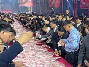 Viral Perusahaan Tebar Bonus Rp 380 M, Karyawan Bisa Ambil Sebanyak-banyaknya Viral Perusahaan Tebar Bonus Rp 380 M, Karyawan Bisa Ambil Sebanyak-banyaknya
