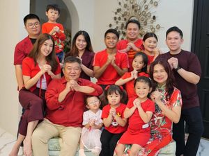 Intip Momen Tradisi Imlek Sarwendah Bareng Keluarga dan Anak-anak Intip Momen Tradisi Imlek Sarwendah Bareng Keluarga dan Anak-anak