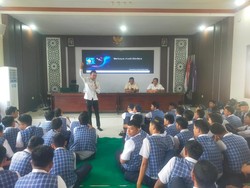 Polres Blitar Kota Sosialisasi Pencegahan Kenakalan Remaja di Sekolah