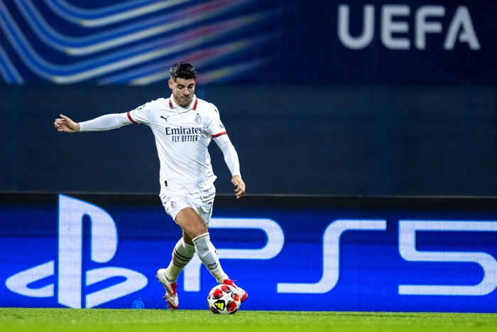 ZAGREB, CROATIA - JANUARY 29: Alvaro Morata of AC Milan controls the ball during the UEFA Champions League 2024/25 League Phase MD8 match between GNK Dinamo and AC Milan at Stadion Maksimir on January 29, 2025 in Zagreb, Croatia. (Photo by Jurij Kodrun/Getty Images)