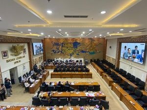 Baleg DPR Bahas Revisi UU P2MI, Singgung JK Sempat Protes Singkatan PMI Baleg DPR Bahas Revisi UU P2MI, Singgung JK Sempat Protes Singkatan PMI