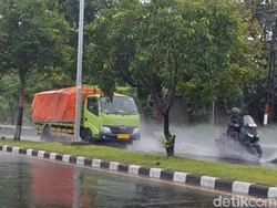 Kota Mataram Terendam Banjir Imbas Hujan Deras Berhari-hari