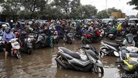 KBN Cakung Cilincing Banjir, Kemacetan Mengular