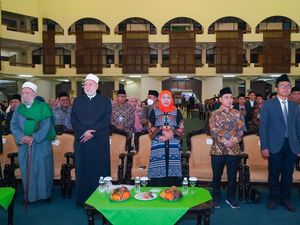 Apresiasi Khofifah Saat Buka ICORCS 4th yang Digelar di Surabaya