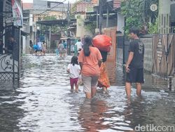 Banjir di Cengkareng 2 Hari Belum Surut, Warga Sebut Terparah Sejak 1998
