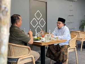 Gubernur NTB Terpilih Lalu Iqbal Bertemu Ketua PBNW di Mataram Gubernur NTB Terpilih Lalu Iqbal Bertemu Ketua PBNW di Mataram