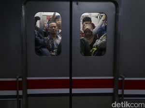 Hari Pertama Jadwal Baru KRL Jabodetabek, Anker Merasa Lebih Lama Menunggu Hari Pertama Jadwal Baru KRL Jabodetabek, Anker Merasa Lebih Lama Menunggu