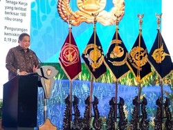 Di Depan Petinggi TNI-Polri, Airlangga Beberkan Jurus Genjot Ekonomi Tumbuh 8%