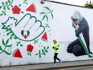 Mural Dukung Palestina di Dublin Mural Dukung Palestina di Dublin