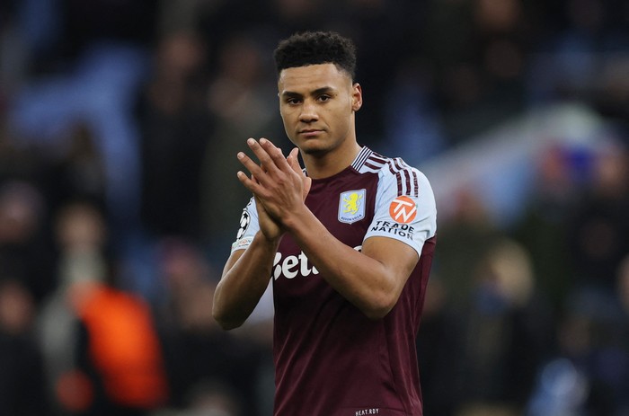 Soccer Football - Champions League - Aston Villa v Celtic - Villa Park, Birmingham, Britain - January 29, 2025 Aston Villas Ollie Watkins applauds their fans after the match Action Images via Reuters/Paul Childs