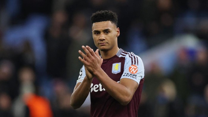 Soccer Football - Champions League - Aston Villa v Celtic - Villa Park, Birmingham, Britain - January 29, 2025 Aston Villas Ollie Watkins applauds their fans after the match Action Images via Reuters/Paul Childs