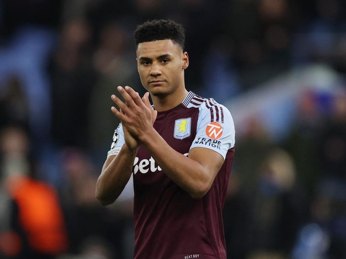 Soccer Football - Champions League - Aston Villa v Celtic - Villa Park, Birmingham, Britain - January 29, 2025 Aston Villa's Ollie Watkins applauds their fans after the match Action Images via Reuters/Paul Childs
