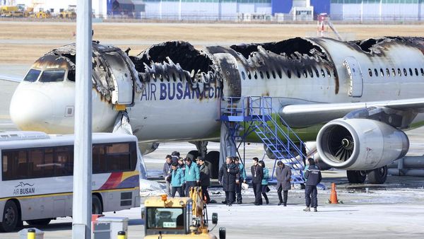 Penampakan Pesawat Air Busan Setelah Terbakar di Bandara Korsel
