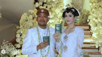 8 Foto Pernikahan Cicit Soeharto, Dekorasinya Perpaduan Jawa dan Bali