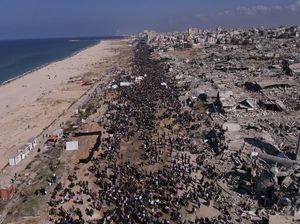 Potret Bersejarah Ribuan Warga Gaza Pulang ke Rumah
