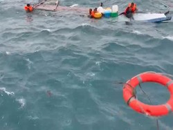 Kapal Barang Tenggelam Diterjang Ombak di Perairan Lingga, 6 ABK Dievakuasi