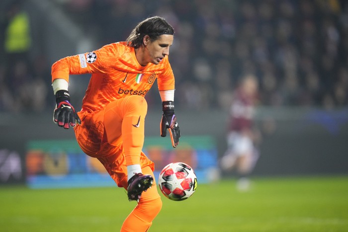 Inter Milan's goalkeeper Yann Sommer controls the ball during the Champions League opening phase soccer match between Sparta Prague and Inter Milan at the Letna Stadium in Prague, Czech Republic, Wednesday, Jan. 22, 2025. (AP Photo/Petr David Josek)