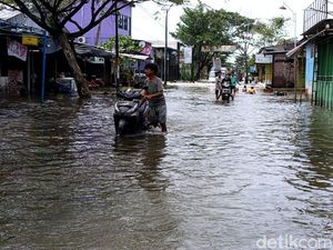 Sejumlah Desa di Sayung Demak Kebanjiran, Ratusan Rumah Tergenang Sejumlah Desa di Sayung Demak Kebanjiran, Ratusan Rumah Tergenang