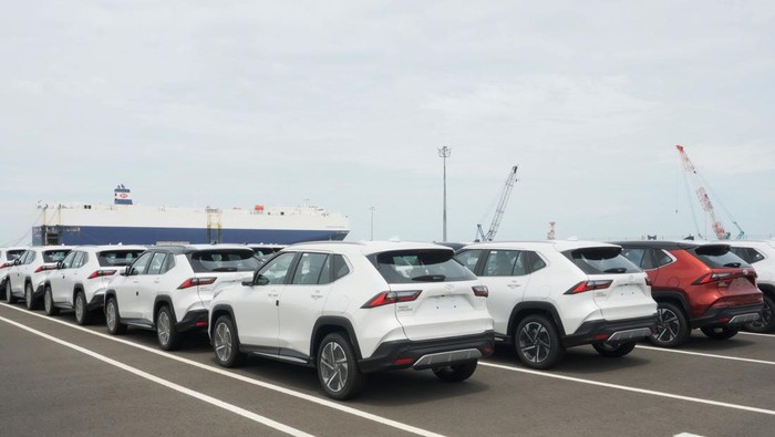 Ekspor kendaraan beroda empat Toyota buatan Indonesia Ekspor kendaraan beroda empat Toyota buatan Indonesia