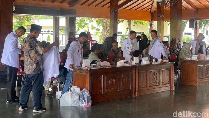 Gladi pelantikan 51 kades di Pendopo Dipayuda Adigraha Banjarnegara. Pelantikan rencananya akan dilaksanakan pada Senin (3/2/2025).