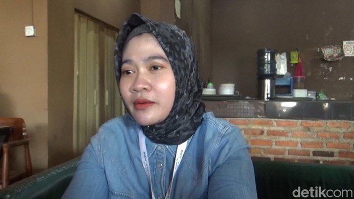 Manager Humas RS Mutiara Aini, Lia Ambarwati, di saat memberi keterangan.