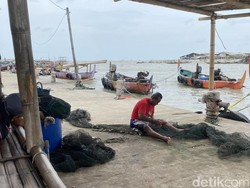 Curhat Nelayan Semarang Terpaksa Cari Bon gegara Tak Bisa Melaut