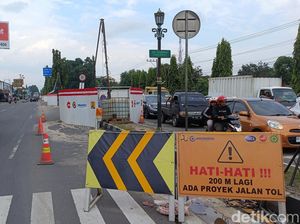 Hati-hati Dab, Ring Road Barat Ada Pemasangan Pagar Seng Proyek Tol Jogja-Solo Hati-hati Dab, Ring Road Barat Ada Pemasangan Pagar Seng Proyek Tol Jogja-Solo