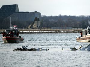 Kotak Hitam Black Hawk yang Tabrakan dengan American Airlines Ditemukan