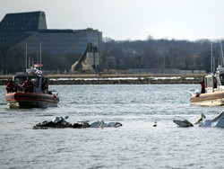 Kotak Hitam Black Hawk yang Tabrakan dengan American Airlines Ditemukan