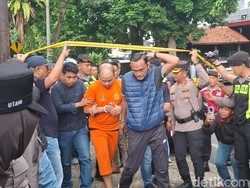 Terungkap di Reka Ulang! Abraham Buang Baju ke Sungai Usai Bunuh Satpam