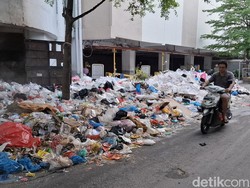 Angkutan Sampah di Pekanbaru Diambil Alih usai Pekerja-Truk Tak Dibayar PT Ella