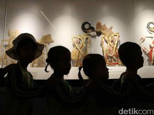 Video: Rano Karno Kaget Pengunjung Museum Wayang Capai 1.500 Orang Per Hari Video: Rano Karno Kaget Pengunjung Museum Wayang Capai 1.500 Orang Per Hari