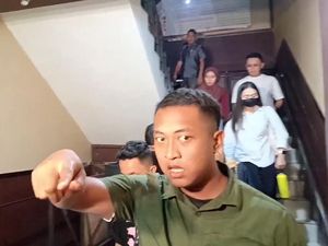 Video Kasus Eks Pengawal Atta Halilintar yang Ancam Wartawan Berujung Damai Video Kasus Eks Pengawal Atta Halilintar yang Ancam Wartawan Berujung Damai