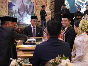 Frans Faisal Menikah: Fuji Bawa Foto Vanessa dan Bibi, Zulhas Jadi Saksi