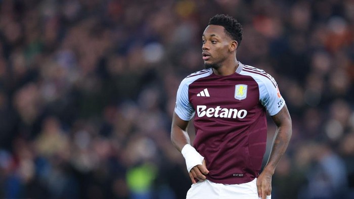 BIRMINGHAM, ENGLAND - JANUARY 26: Jhon Duran of Aston Villa during the Premier League match between Aston Villa FC and West Ham United FC at Villa Park on January 26, 2025 in Birmingham, England. (Photo by James Gill - Danehouse/Getty Images)