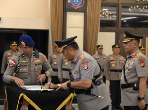 Kapolri Pimpin Sertijab, Brigjen Asep Safrudin Resmi Jabat Kapolda Kepri Kapolri Pimpin Sertijab, Brigjen Asep Safrudin Resmi Jabat Kapolda Kepri