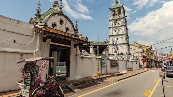 Mengagumi Keunikan Masjid Kampung Keling Malaka