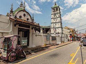 Mengagumi Keunikan Masjid Kampung Keling Malaka