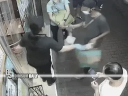 Ojol Buang Makanan Pelanggan di Depan Restoran Gegara Hal Ini