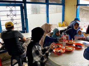Nostalgia dengan Pempek Palembang MM Sekeloa Bandung Nostalgia dengan Pempek Palembang MM Sekeloa Bandung