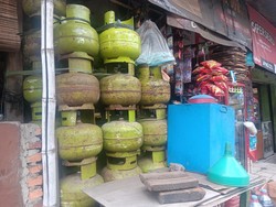 Jerit Warung Pengecer LPG 3 Kg, Modal Cekak Mau Jadi Pangkalan
