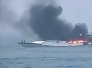 Perahu Terbakar di Perairan Kusamba Klungkung, 4 ABK Meloncat ke Laut Perahu Terbakar di Perairan Kusamba Klungkung, 4 ABK Meloncat ke Laut