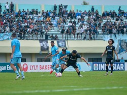 Zulkifli Syukur Kecewa Persela Ditahan Imbang Bhayangkara