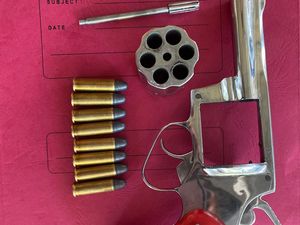 Kedapatan Bawa Senpi-Amunisi, Pria di Sumsel Ditangkap