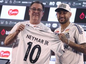 Neymar Pakai Nomor Keramat Warisan Sang Legenda di Santos Neymar Pakai Nomor Keramat Warisan Sang Legenda di Santos
